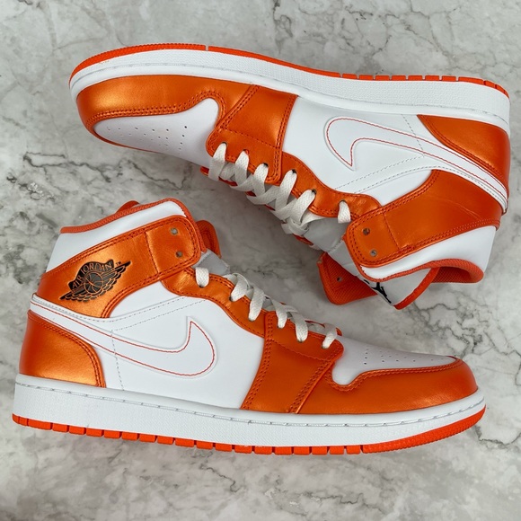 Nike Air Jordan 1 Mid SE Shoes Electro Orange 11 - Picture 5 of 12